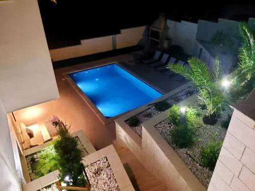 Gallery image of Villa Bura with pool and sauna in Barbat na Rabu
