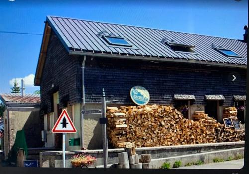 Byggnaden som värdshuset ligger i