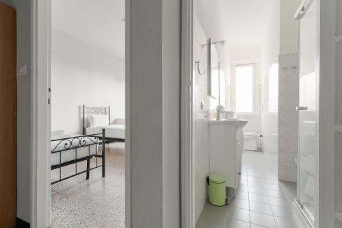 GuestHost - D'Adda Bright Apartments