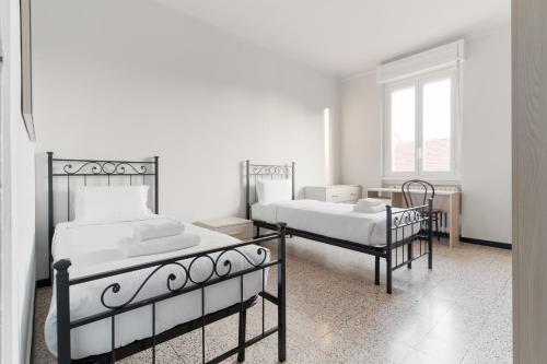 GuestHost - D'Adda Bright Apartments