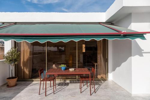 Serenity Penthouse with terrace in Exarcheia