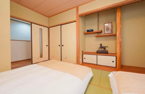 7-Min Tengachaya Luxury Home w Garden, 2-Car parking