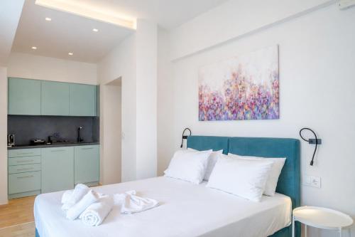 Foto Notos Boutique Apartments 3 with Private Jacuzzi 2