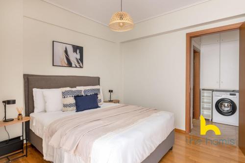 Sky-High Athenian Elegance Retreat With Views!