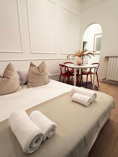 CallMeHome - Navigli Apartment - Authentic Milanese Stay