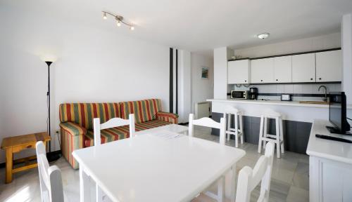 Gallery image of Apartamentos Turisticos Rio Marinas in Nerja