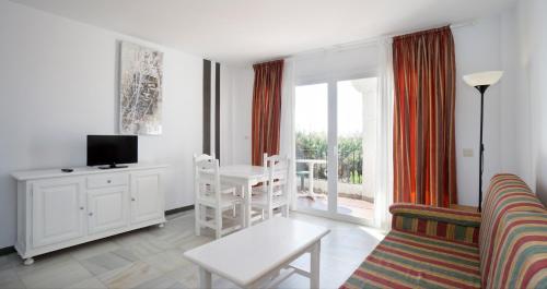 Gallery image of Apartamentos Turisticos Rio Marinas in Nerja