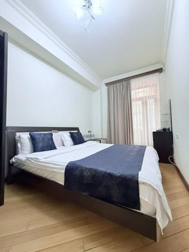 Republic Square 2 bedroom 2 bathroom