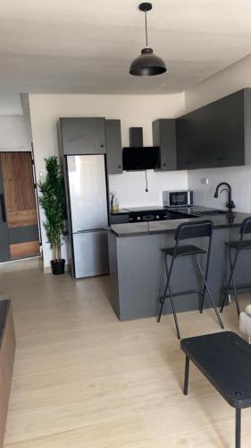 Appartement F2 moderne & sécurisé à 2 minutes de la mer - Sendou