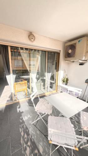 appartement 4 pièces au coeur de Cannes terrasse sud