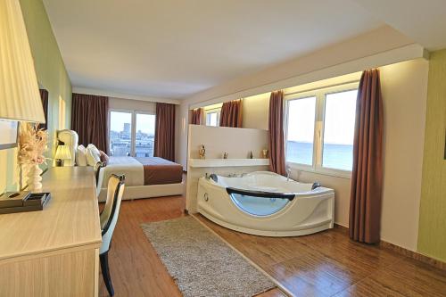 Foto de la galeria de Hotel Bleart a Durrës