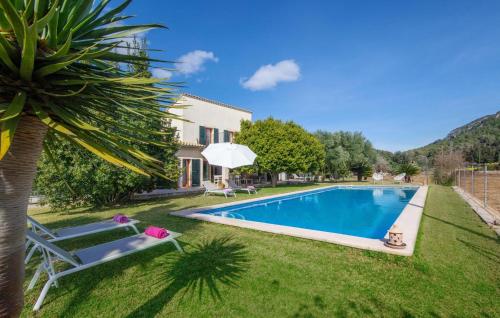 an image of a villa with a swimming pool at Sa Mina De Crestatx in Sa Pobla