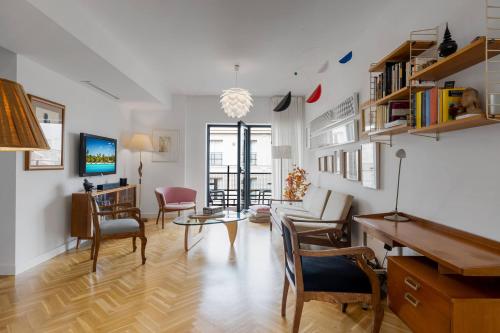 SOHO 2 bedrooms apt NEXT TO THE BEACH