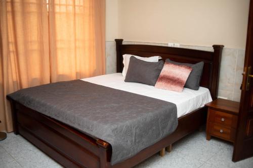 Estee Euro Apartment