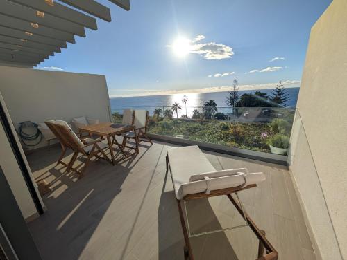Breathtaking Oceanfront Living, Sunset Facing 3-Bedroom Flat in Acqua Residences