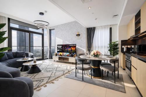 Exceptional 2 Bedroom Apartment! High Floor! Amazing Rooftop! Burj Crown by Emaar