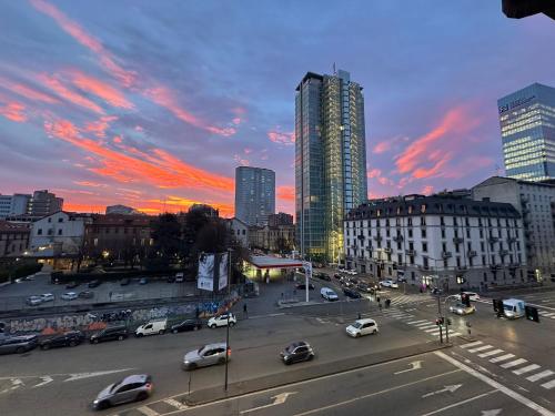 OurJoy & SkyJoy condo units - Via M Gioia, 47 - Strong WiFi, private parking, Central Station, Milan
