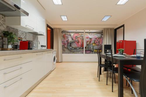 Urban Loft with pool table - M3 and Train station - Duomo in 10 min