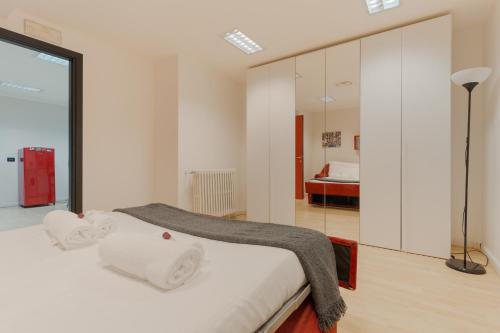 Urban Loft with pool table - M3 and Train station - Duomo in 10 min