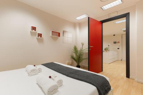 Urban Loft with pool table - M3 and Train station - Duomo in 10 min