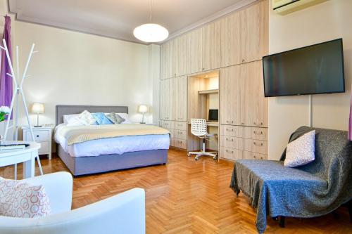 Cosy modern flat under the Acropolis