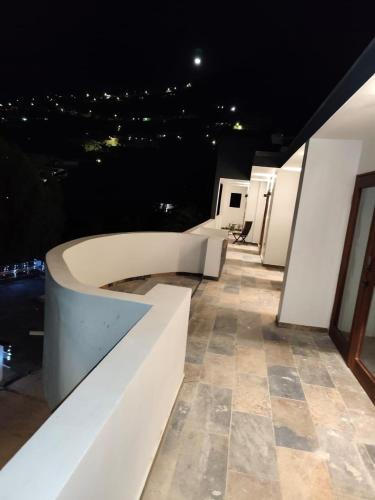 Flamboyant Residence #46, 2BR- 2BA Apartment