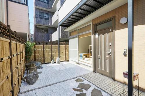 Shinjuku Area House with 3BR 2-min to Metro