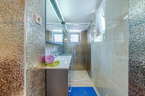 Apartments by the sea Arbanija, Ciovo - 13576