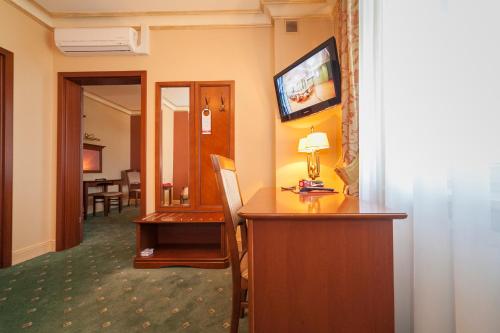 TV a/nebo společenská místnost v ubytování Hotel przy Młynie