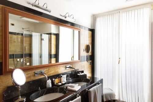 Gambar di galeri bagi Hotel Manzoni di Milan
