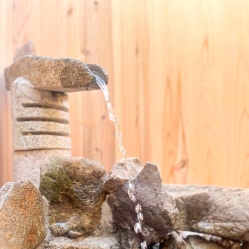 Up to 8 people , 65square , 10minutes by train to Namba , Japanese garden in the courtyard , Family-friendly , Free parking