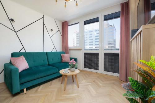 Modern One-Bedroom Apartment in the City Centre 550 m to the Palace of Culture and Science by Noclegi Renters