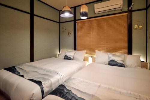 Maximum 10 people , 5 minutes by train to Namba , 65square , Japanese-style tea room , Private old house , Suitable for families