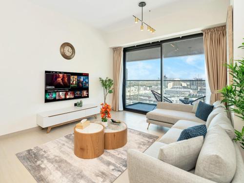 Premium 2BD with Balcony Pool & Gym