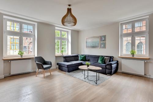 Mariacka VI - Charming View & Heart of the Old Town by Downtown Apartments
