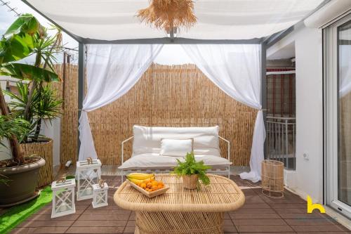 Rooftop Hideaway w Large Private Patio near Metro