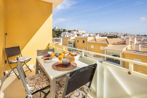 Garden Hill Relax & Old Town by OCvillas