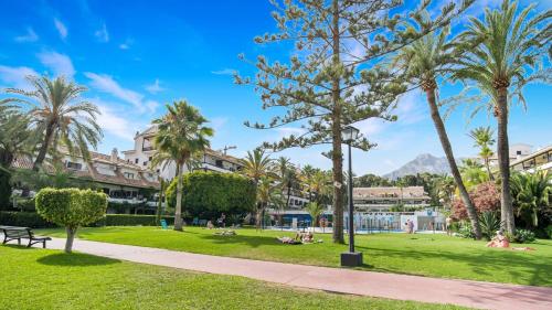 Unique 2 Br Apart in Golden Mile✺ Pool ✺ Parking