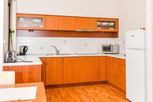 Dapur atau dapur kecil di Apartment Downtown