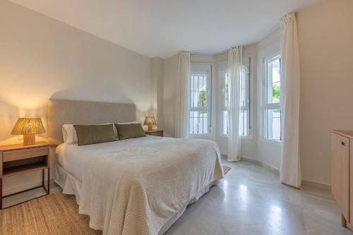 Marvellous 3 Bedroom Flat with Pool and Terrace