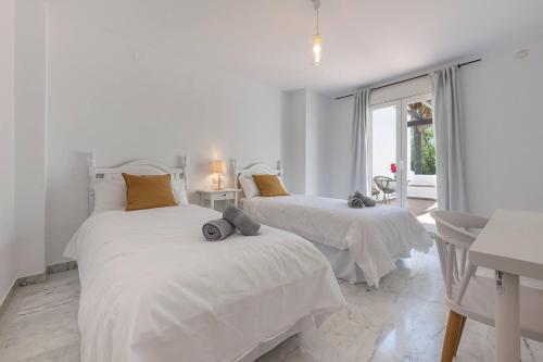 Bright Chalet with Swimming Pool and Beachfront