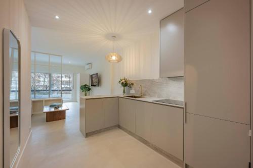 Spacious & Comfy Studio in Golden Mile