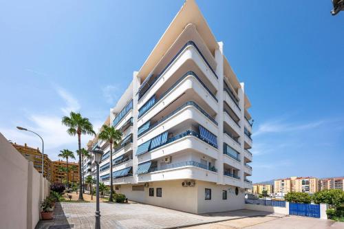 Bright flat in San Pedro with Pool and Parking