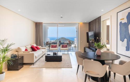 Casa Kolibri, 5m from Marbella, Apartment with Stunning Views