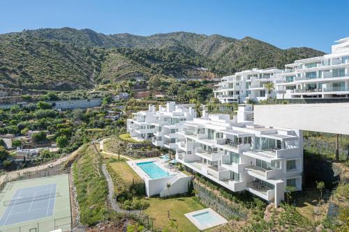 Casa Kolibri, 5m from Marbella, Apartment with Stunning Views