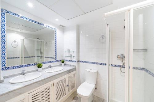 Townhouse w/ Swimming Pool and Underground Parking