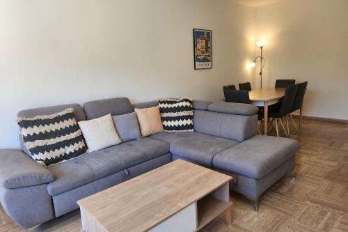 Lovely 2-bedroom apt with balcony