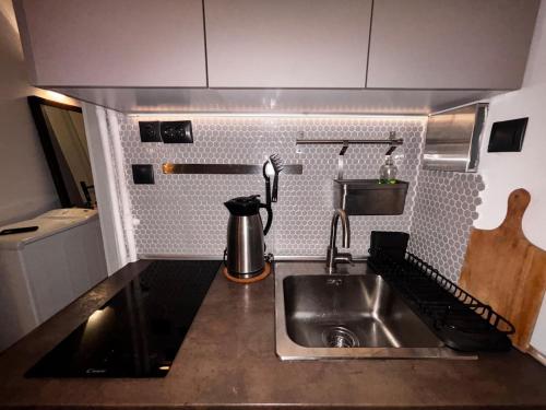 Cozy Apartment in Kypseli with 1000Mbps Fiber Wi-Fi
