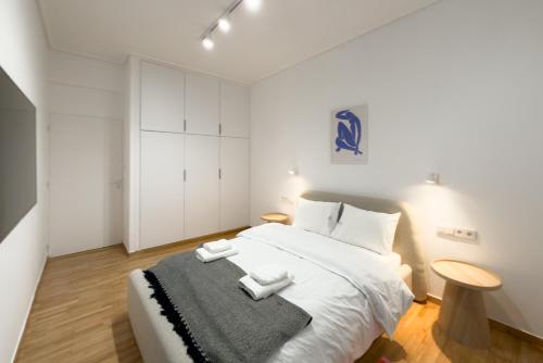 Ella's Athenian Home