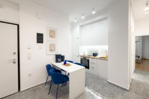 Ella's Athenian Home
